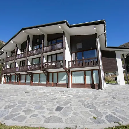 Sainte-foy-l'argentiere Sleeps 6 Chamonix